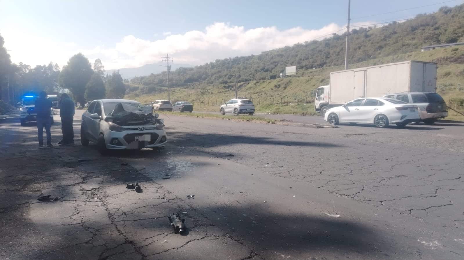 Choque múltiple en la av. Simón Bolívar deja varios heridos