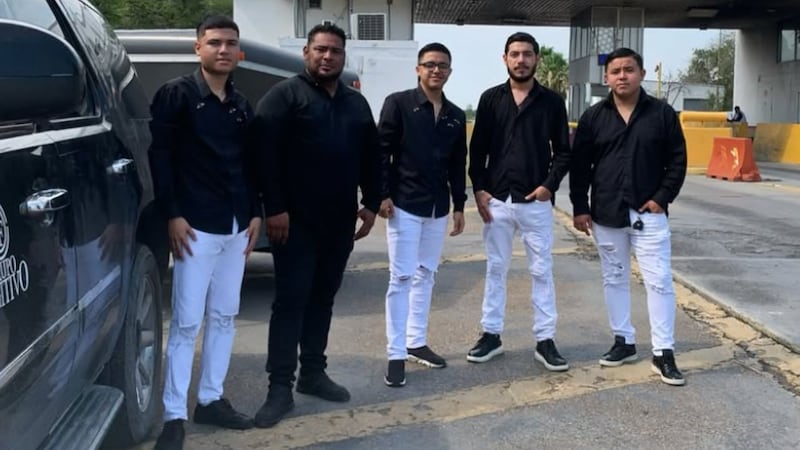 Familiares de Grupo Fugitivo niegan hallazgo de cuerpos de los músicos