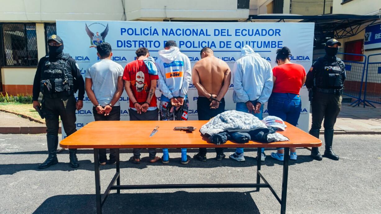 Sujetos amenazaron con un arma de fuego a agente de tránsito al sur de Quito