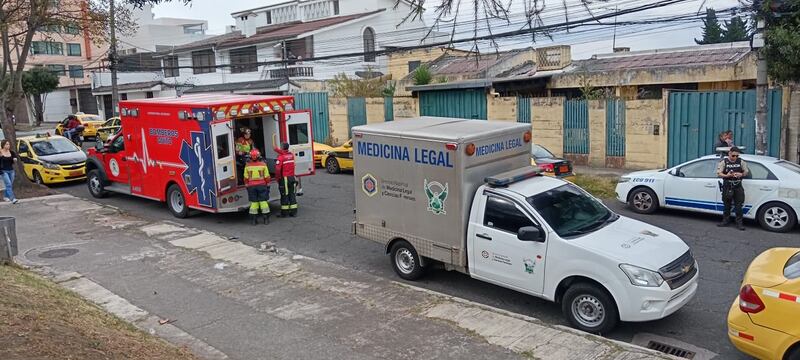 Un taxista murió mientras jugaba vóley en el sector de La Mañosca, norte de Quito