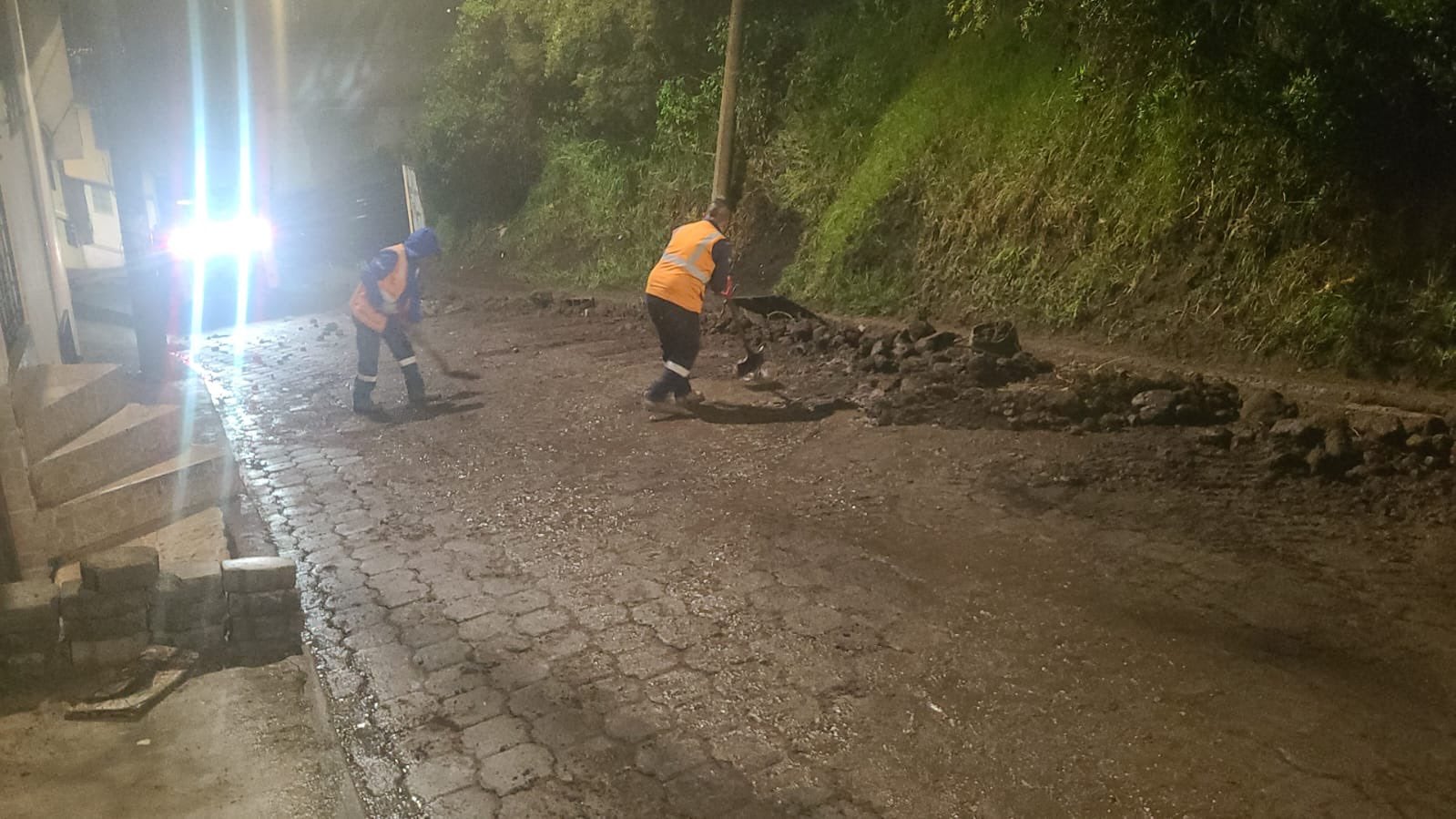 Tormenta y fuertes lluvias pasa factura a varios sectores de Quito.
