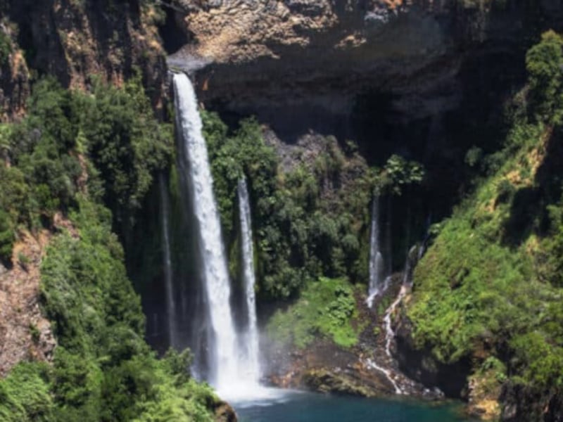 Salto Velo de la Novia, ubicado en plena cordillera de los Nevados de Chillán (Chile)