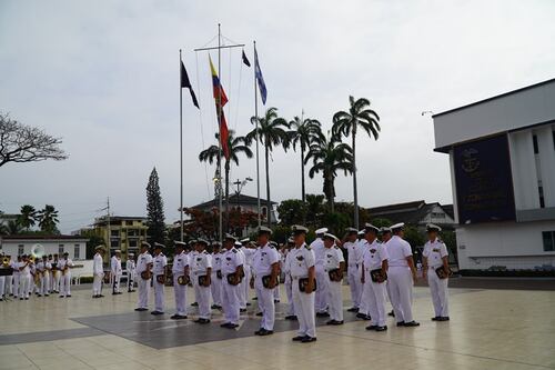 Armada Nacional: El requisito de los tatuajes para postular a oficiales y tripulantes especialistas