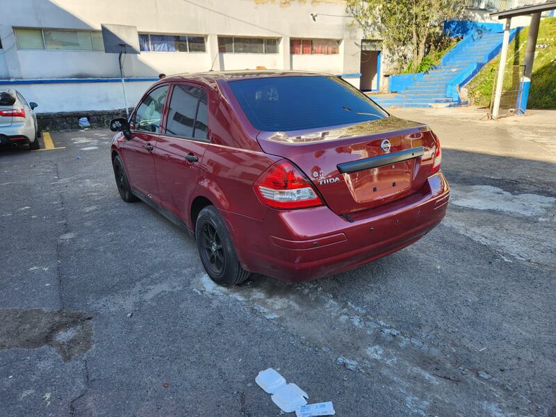 El hecho ocurrió en medio de una persecución donde los antisociales a bordo del carro dispararon contra los uniformados.