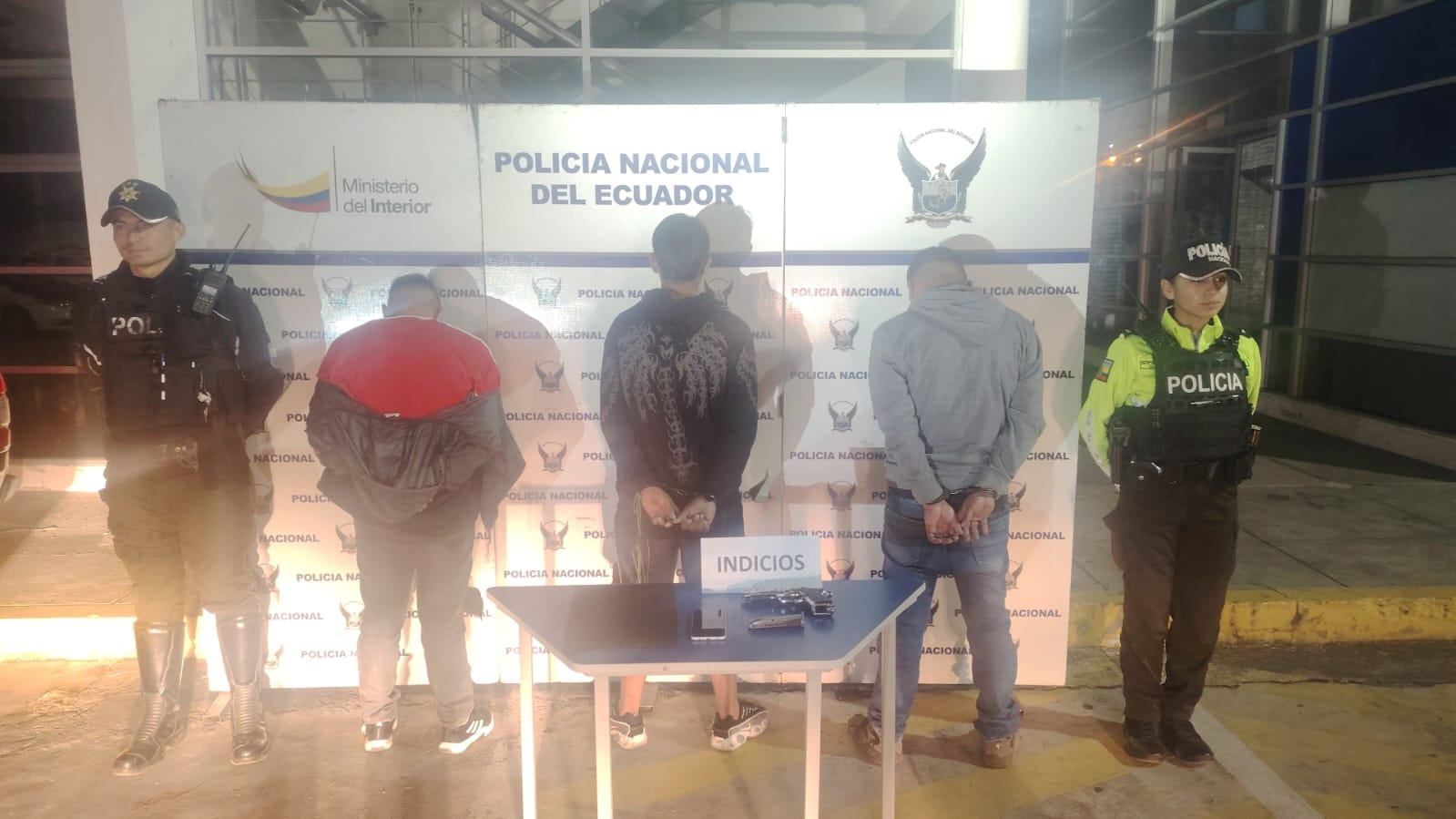 Frustran asalto armado a empresa farmacéutica en Puembo, Quito; tres sospechosos son aprehendidos