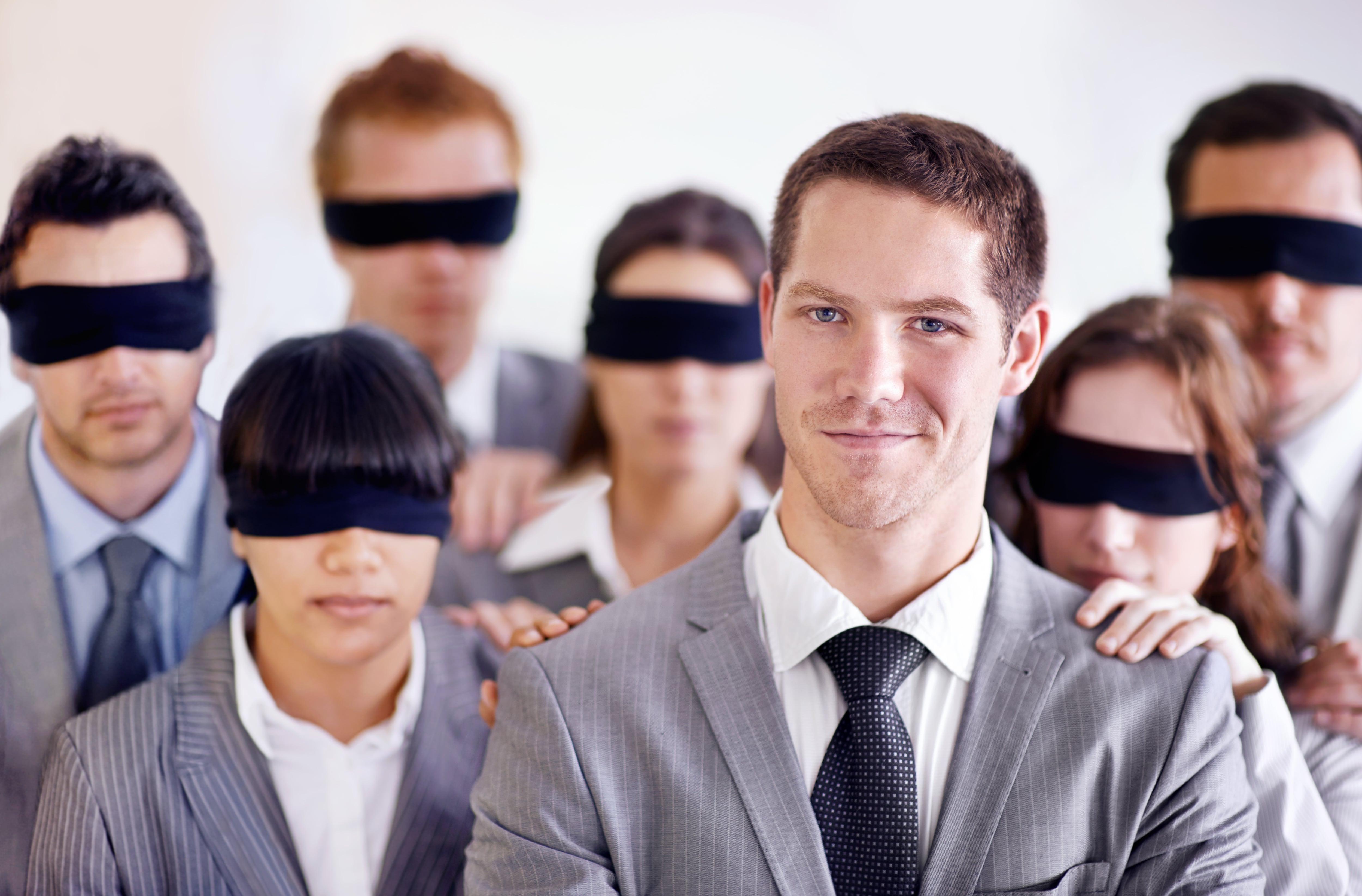 La culpa constante y el control emocional son señales frecuentes de manipulación.