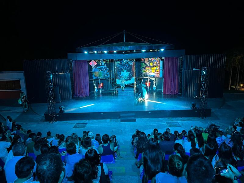 Show nocturno en Decameron Mompiche