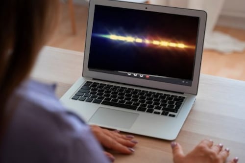 Asesinó a su hermana y hace videollamada a su mamá para enseñarle el cuerpo