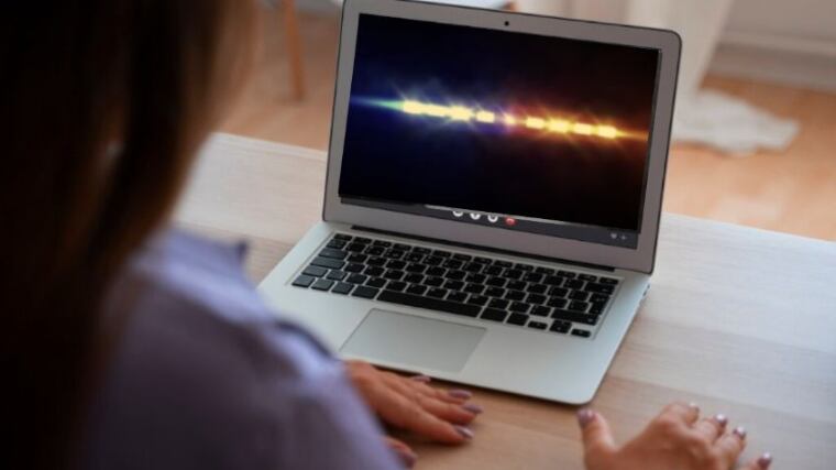 Asesinó a su hermana y hace videollamada a su mamá para enseñarle el cuerpo