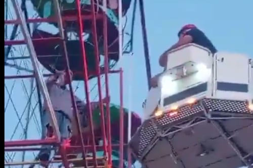 Joven intentó lanzarse desde una rueda moscovita en parque de Machala