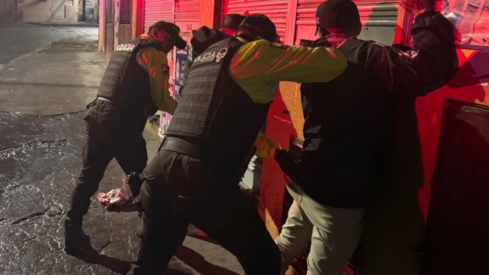 Lo que les encontraron a sujetos que intentaron evadir a la Policía en el sur de Quito