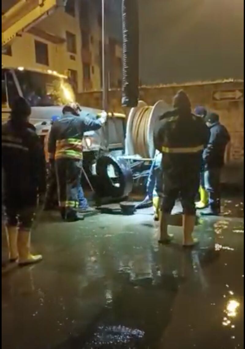 Llanta en el colector en La Pulida
