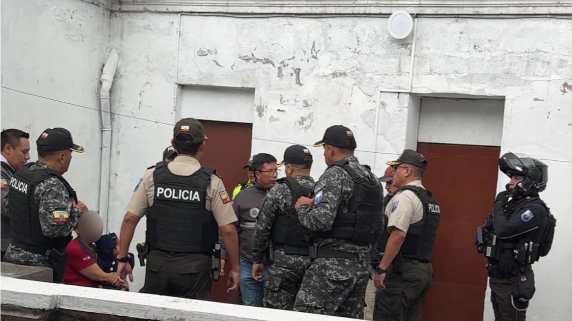 Niña de 2 años fue rescatada de un hostal insalubre del centro histórico de Quito