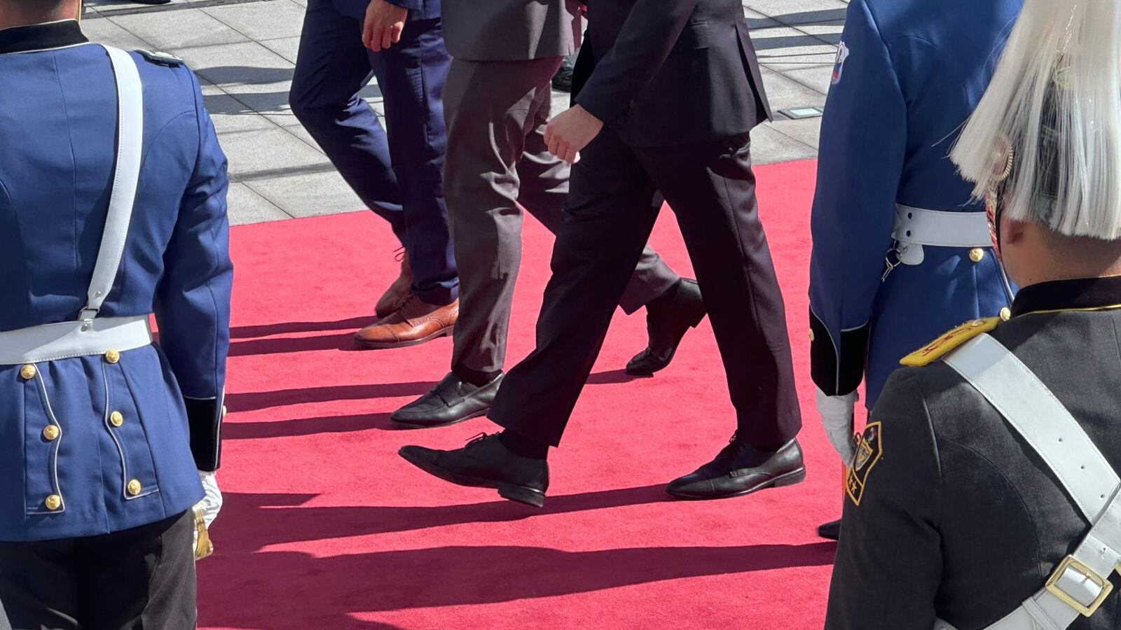 Los modelos de zapatos usados en la posesión presidencial de Daniel Noboa y lo que transmiten