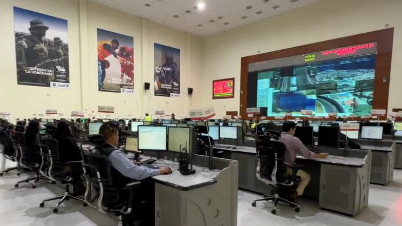 ECU 911 mantiene vigilancia y respuesta ante emergencias en vías y zonas de alta afluencia.