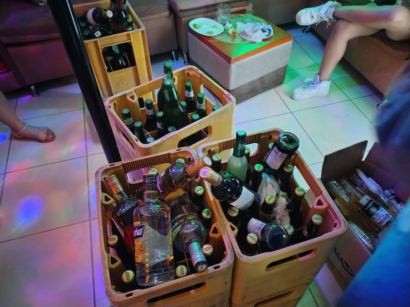 Clausuran night club clandestino en el norte de Quito: hallan a menor reportada como desaparecida. Foto: AMC