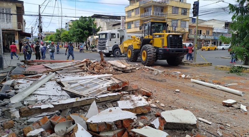 Esmeraldas, viernes 25 de abril del 2025
Varios daños estructurales deja hasta ahora el temblor con magnitud de 6.0 con epicentro en Esmeraldas,