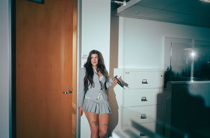 Estrella del cine para adultos hace revelaciones sobre la industria y conquista a audiencia femenina. Captura de pantalla