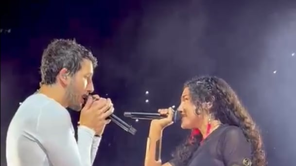 Sebastián Yatra sorprendió en Quito al invitar al escenario a la cantautora guayaquileña Shalom Mendieta