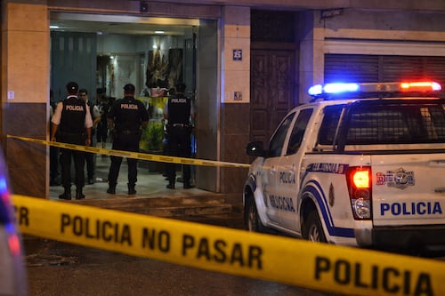 Tragedia en la Habitación 44: Prisión preventiva para policías por crimen de agente y su tío en Quevedo