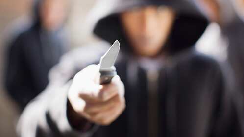 Mujer es víctima de violento asalto en el norte de Quito