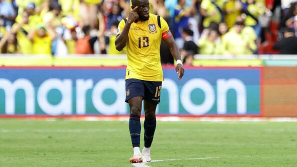Enner Valencia marcó su cuarto gol en la historia de duelos contra Venezuela.