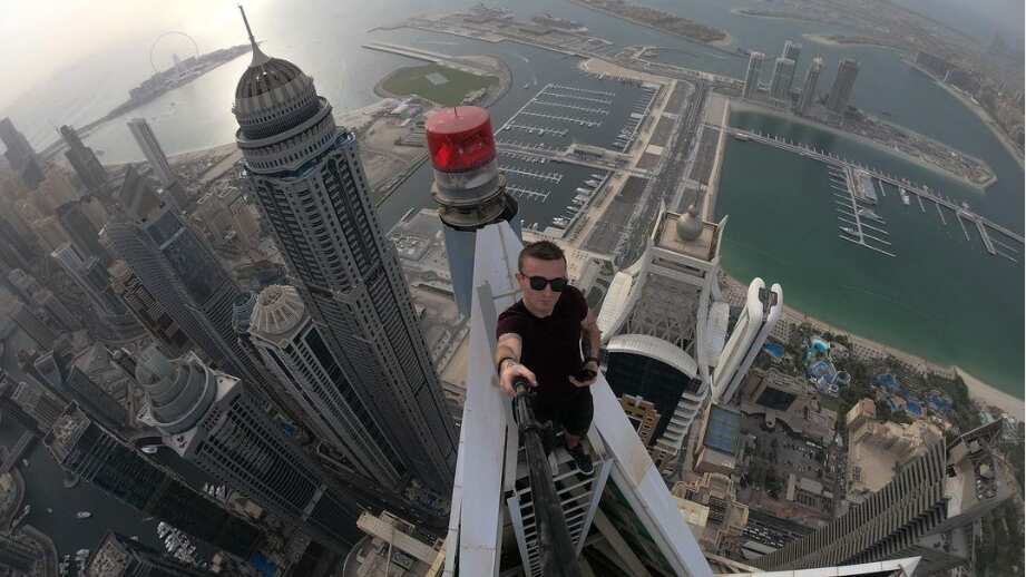 Muere influencer, Remi Lucidi, tras caer desde el piso 68 de un edificio