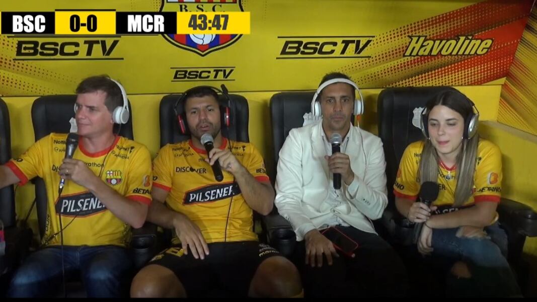 Sergio Agüero junto a Alaska y Jero Freixas en la Noche Amarilla