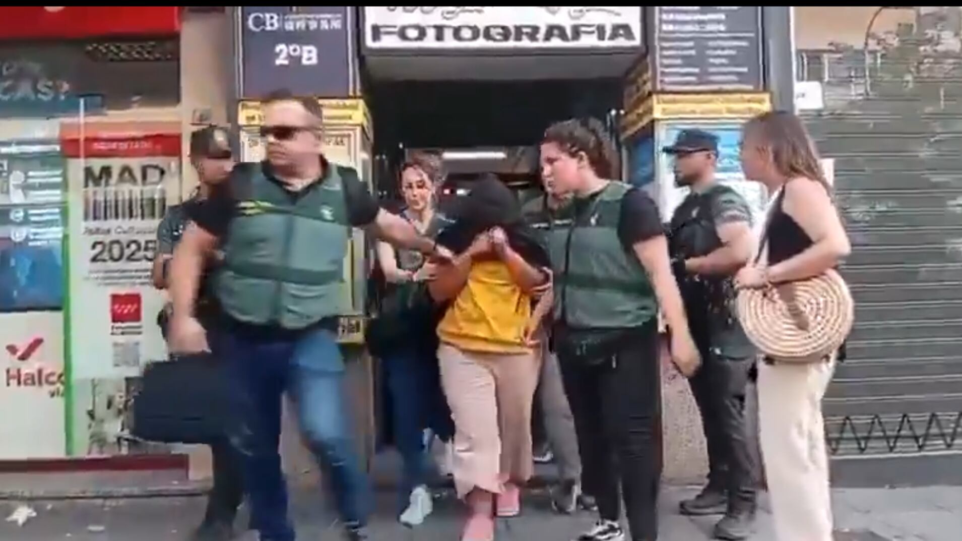 Mujer ecuatoriana detenida en Madrid por presunto infanticidio en vertedero de Loeches - Fuente Video de X