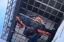 Preso se escurre entre las rejas para escapar de una celda en Brasil y regresa por sus zapatos