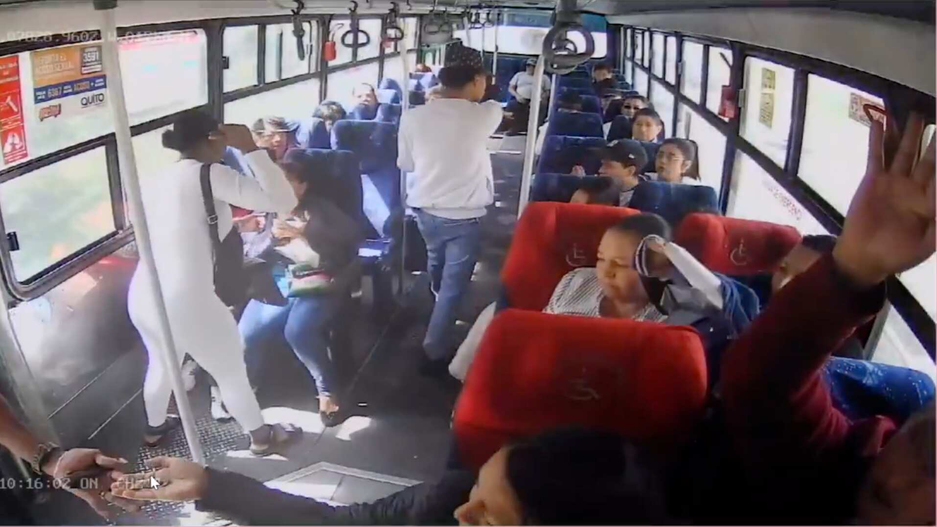 Asaltantes de buses de Quito