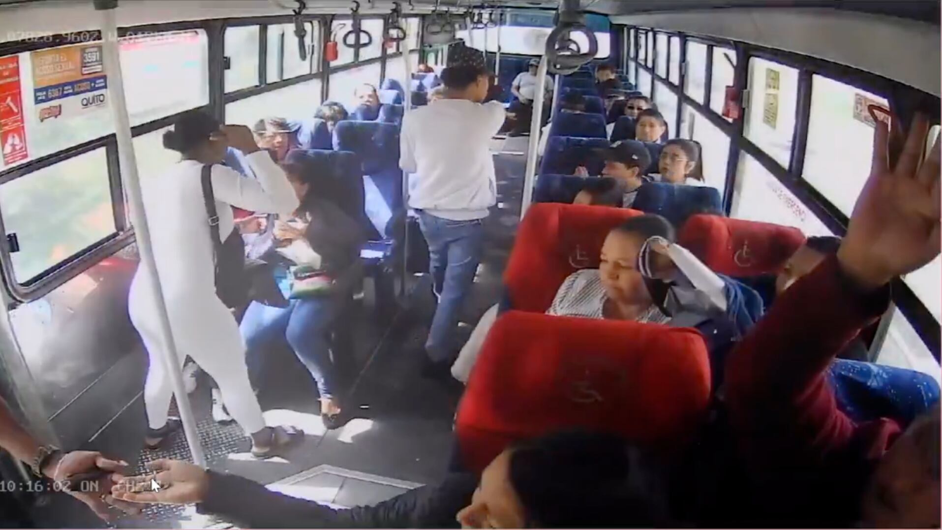 Asaltantes de buses de Quito