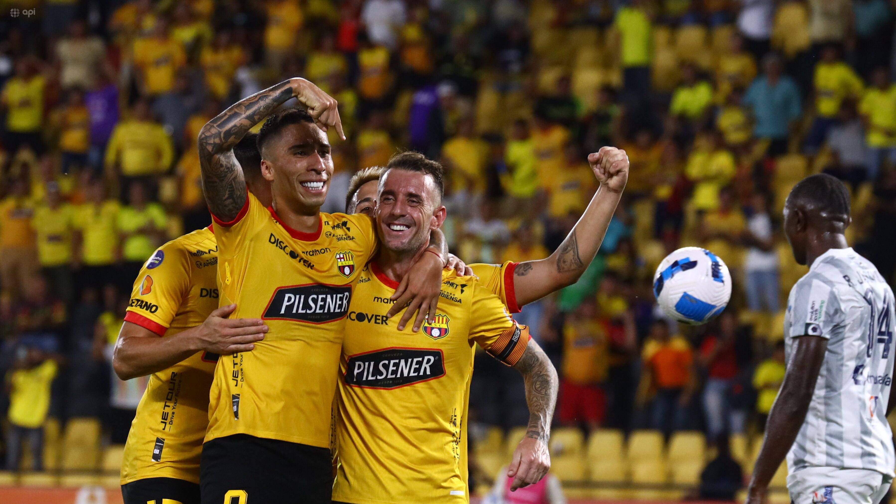 Damián Díaz y Agustín Rodríguez con el Barcelona SC en la victoria con el Delfín
