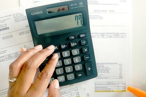 Devolverán cobros de más en planillas de luz eléctrica