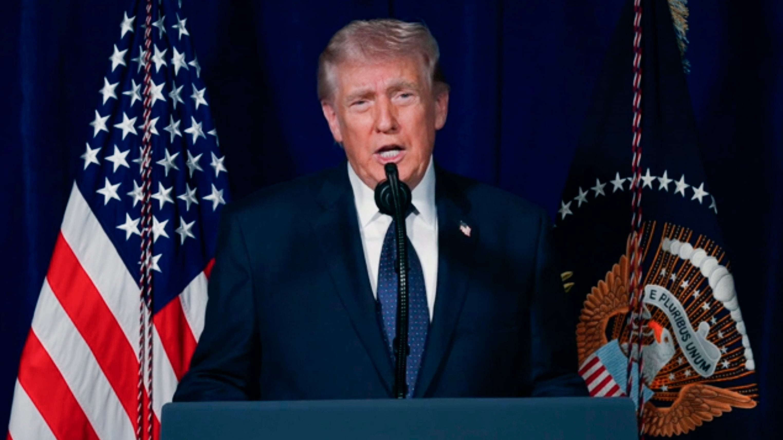 Trump insta a la Guardia Revolucionaria iraní a rendirse o enfrentar “una muerte segura”