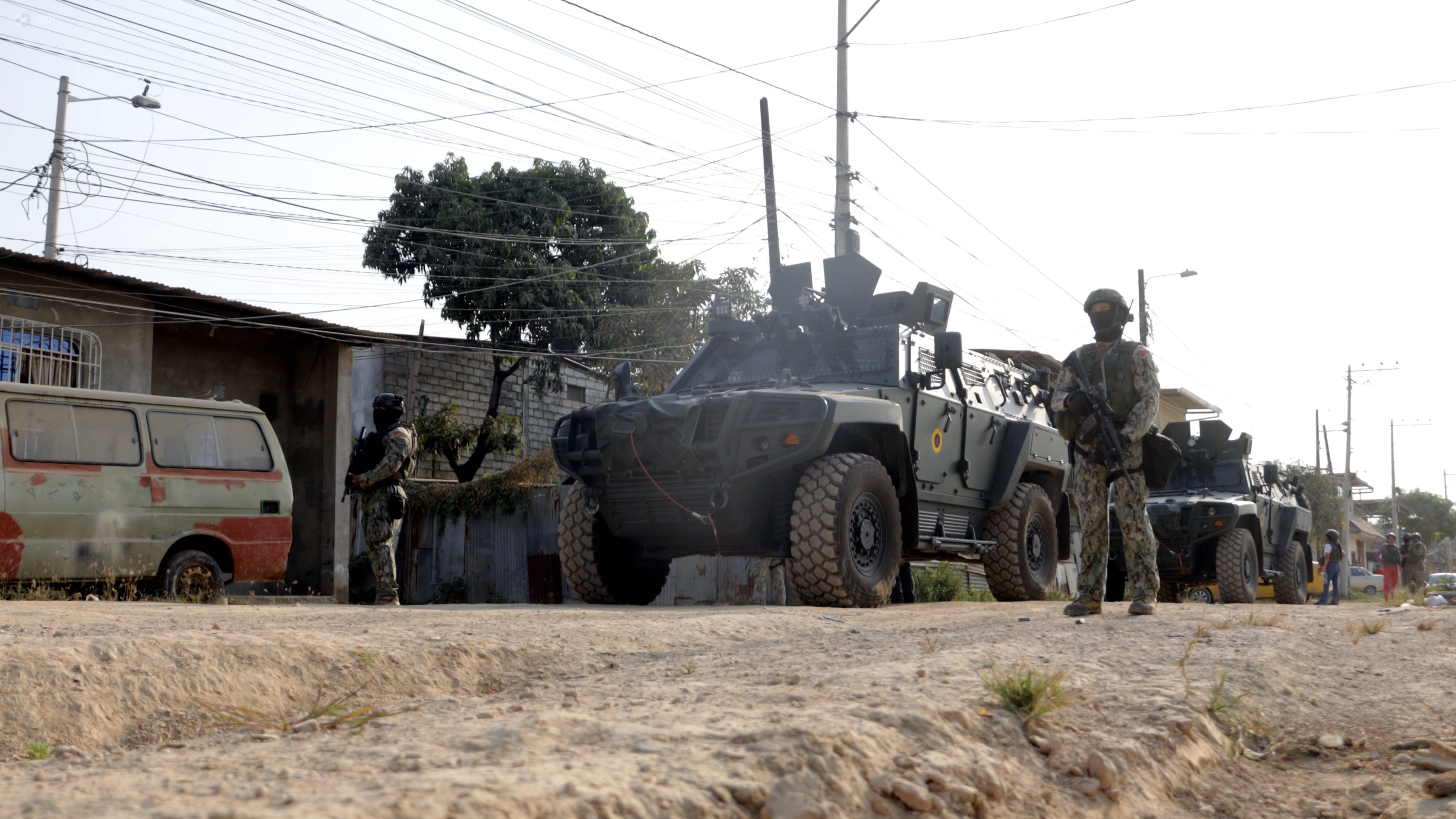 Operaciones militares con la ayuda de los vehículos Cobra II se extienden a sectores donde según sus moradores no ingresa la Policía