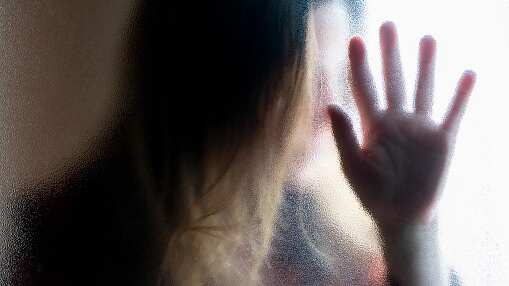 Sujeto irá a juicio por femicidio: habría utilizado una bufanda para acabar con la vida de su pareja.