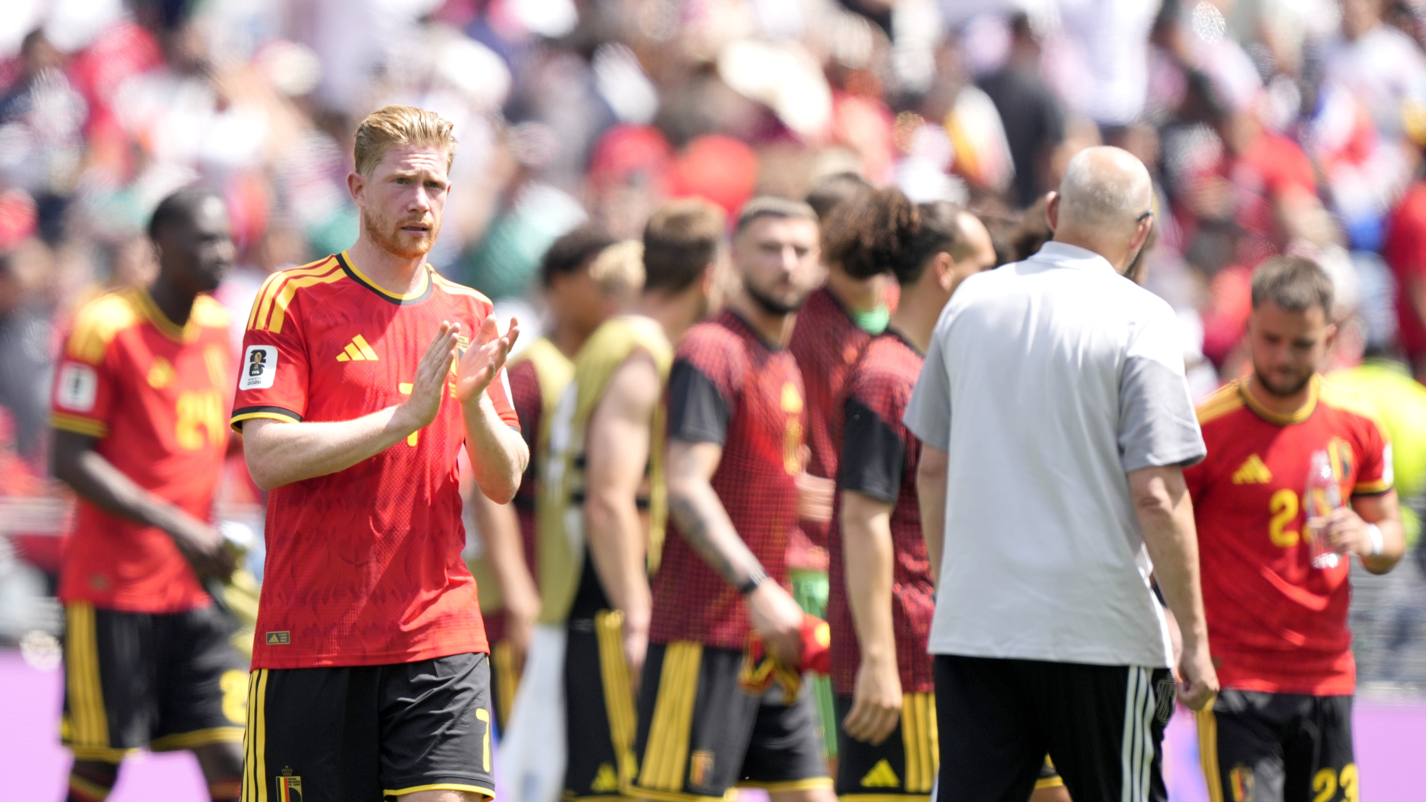 SEATTLE (United States), 15/06/2026.- Kevin De Bruyne of Belgium applauds fans after the FIFA World Cup 2026 group stage match Belgium against Egypt, in Seattle, USA, 15 June 2026. (Bélgica, Egipto) EFE/EPA/STEPHEN BRASHEAR