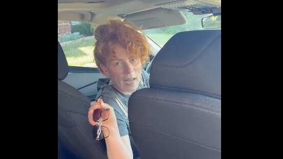 Mujer discrimina a un pasajero por su peso - Fuente: Video de X