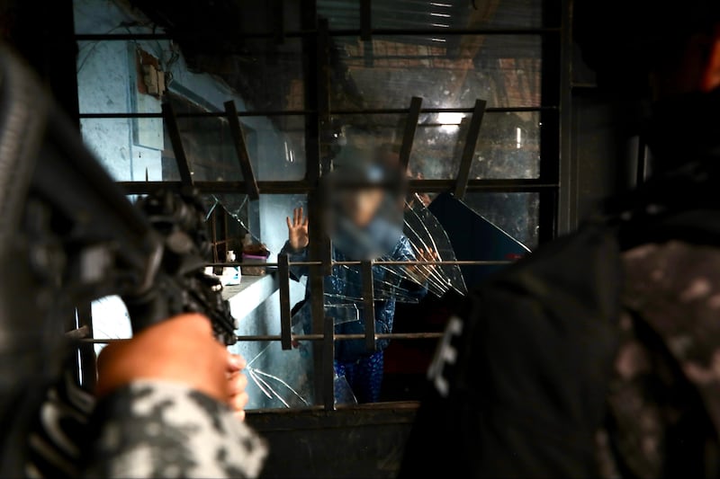 Sujeto habría obligado a su pareja, una menor de 16 años, a prostituirse en Quito