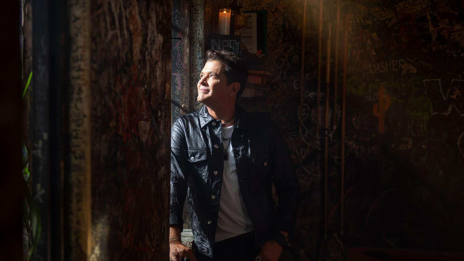 Ecuador se prepara para recibir a Carlos Vives