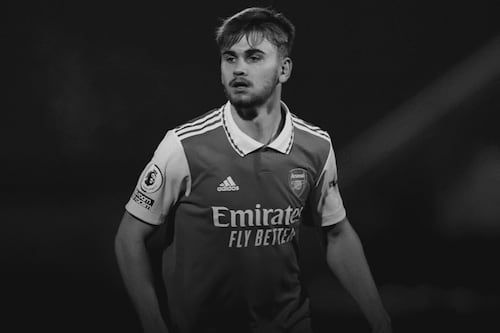Luto en el fútbol: murió exjugador del Arsenal a los 21 años tras lesión cerebral en un partido