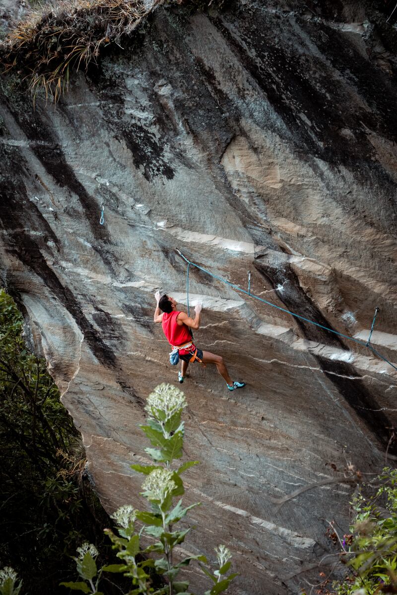 Chevi Crespo, escalador ecuatoriano