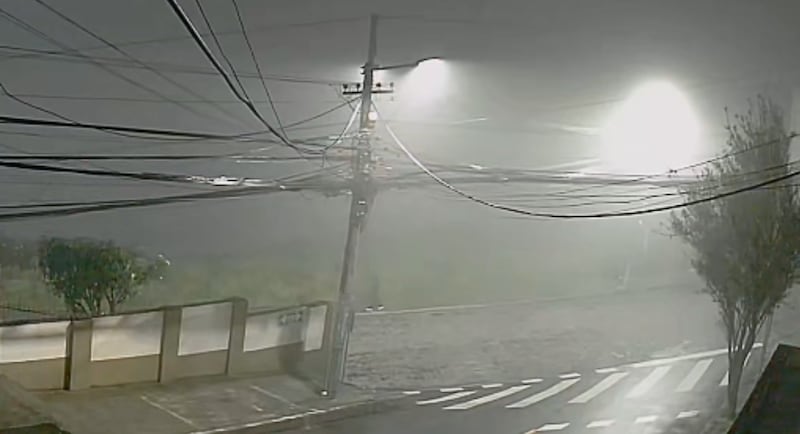 Aparece nuevo video que habría captado a Nathaly Mafla caminado por La Vicentina, en Quito