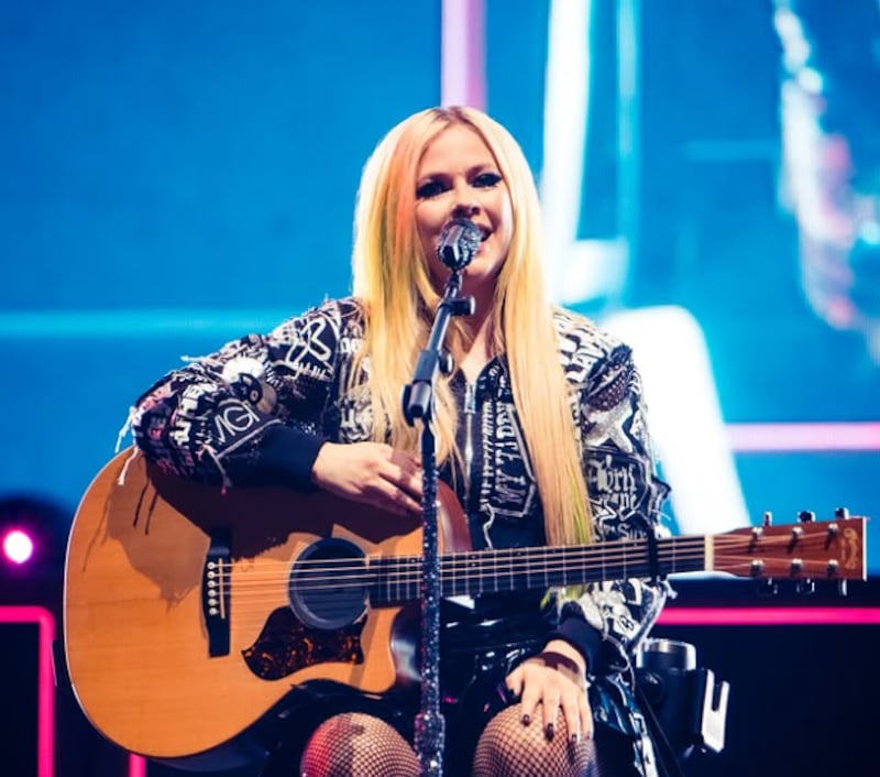 Así se ve ahora Avril Lavigne