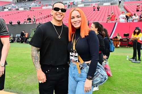 Daddy Yankee acusa a Mireddys González de retirar $100 millones de cuenta bancaria sin permiso