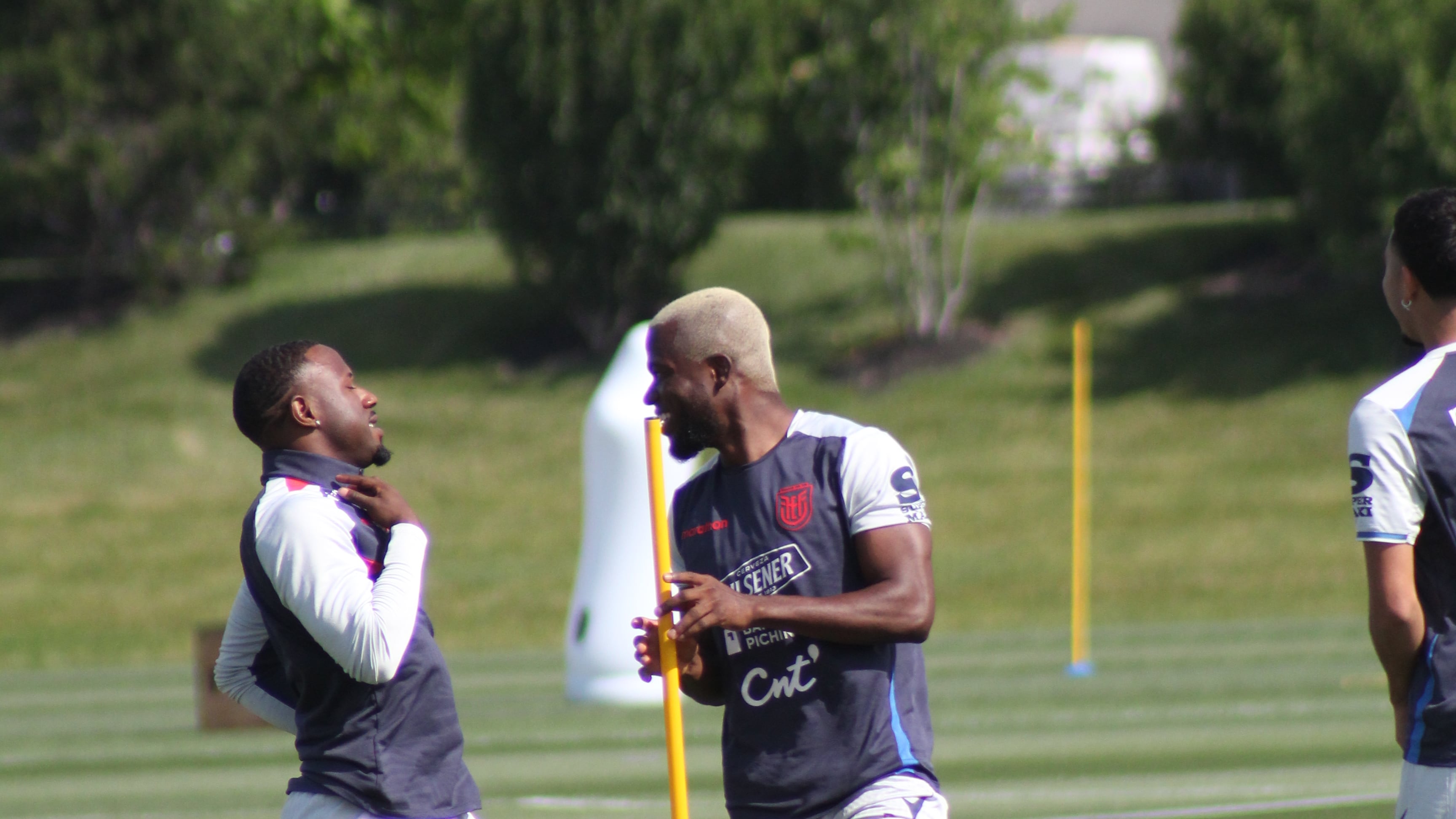 Enner Valencia Y Moisés Caicedo con nuevo look