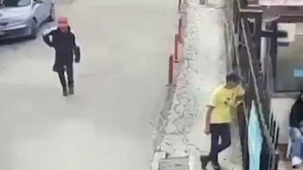 Lo que revela el video del ataque del que fueron víctimas dos miembros de “Sin senos sí hay paraíso” en Colombia