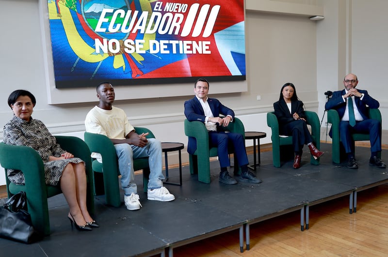 Daniel Noboa y Moises Caicedo se encuentran en Londres durante evento con jóvenes ecuatorianos