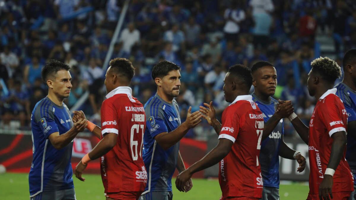 Emelec vs Técnico Universitario en Copa Ecuador.